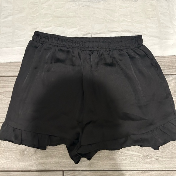 Nasty Gal 100% polyester Ruffle Pajama Shirt & Shorts Set size L- made in India - Picture 2 of 6